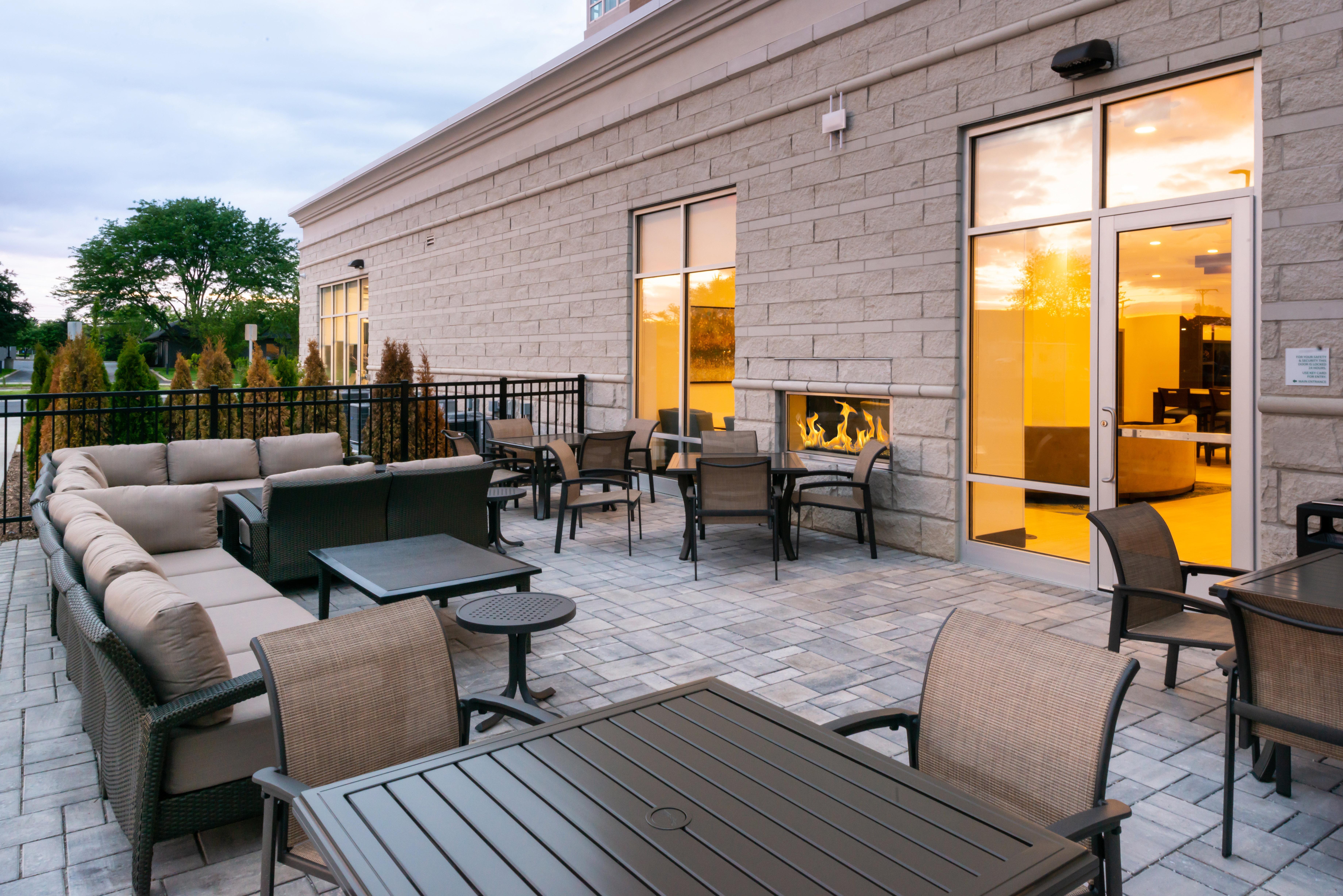 Holiday Inn & Suites - Farmington Hills - Detroit Nw By Ihg Exteriör bild