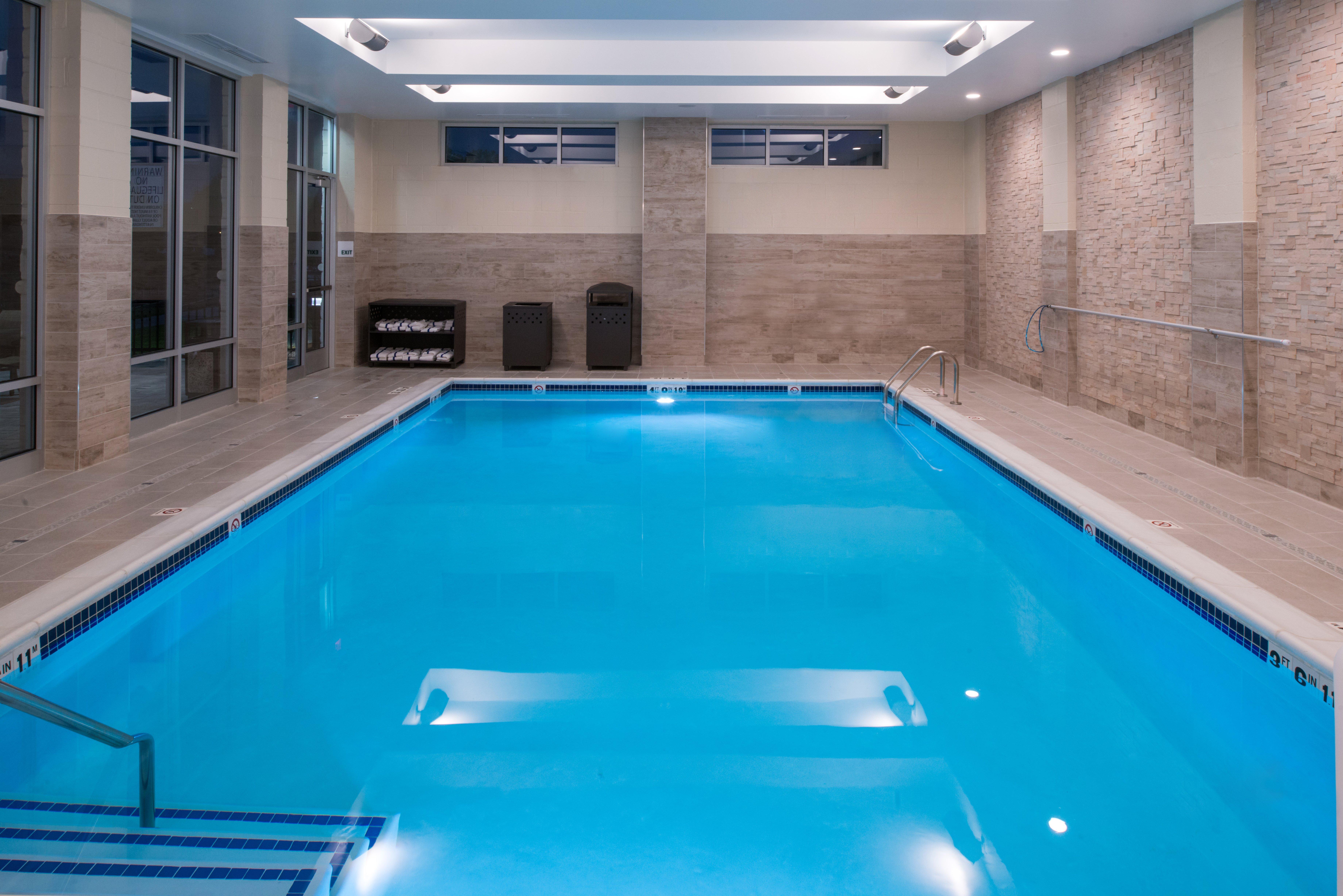 Holiday Inn & Suites - Farmington Hills - Detroit Nw By Ihg Exteriör bild