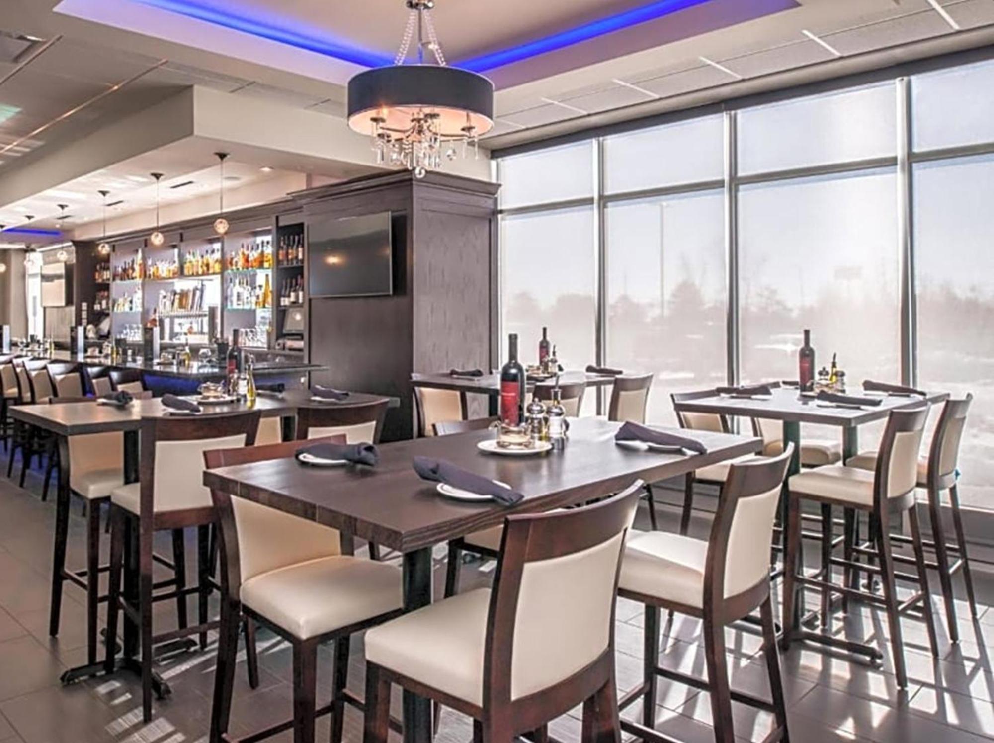 Holiday Inn & Suites - Farmington Hills - Detroit Nw By Ihg Exteriör bild