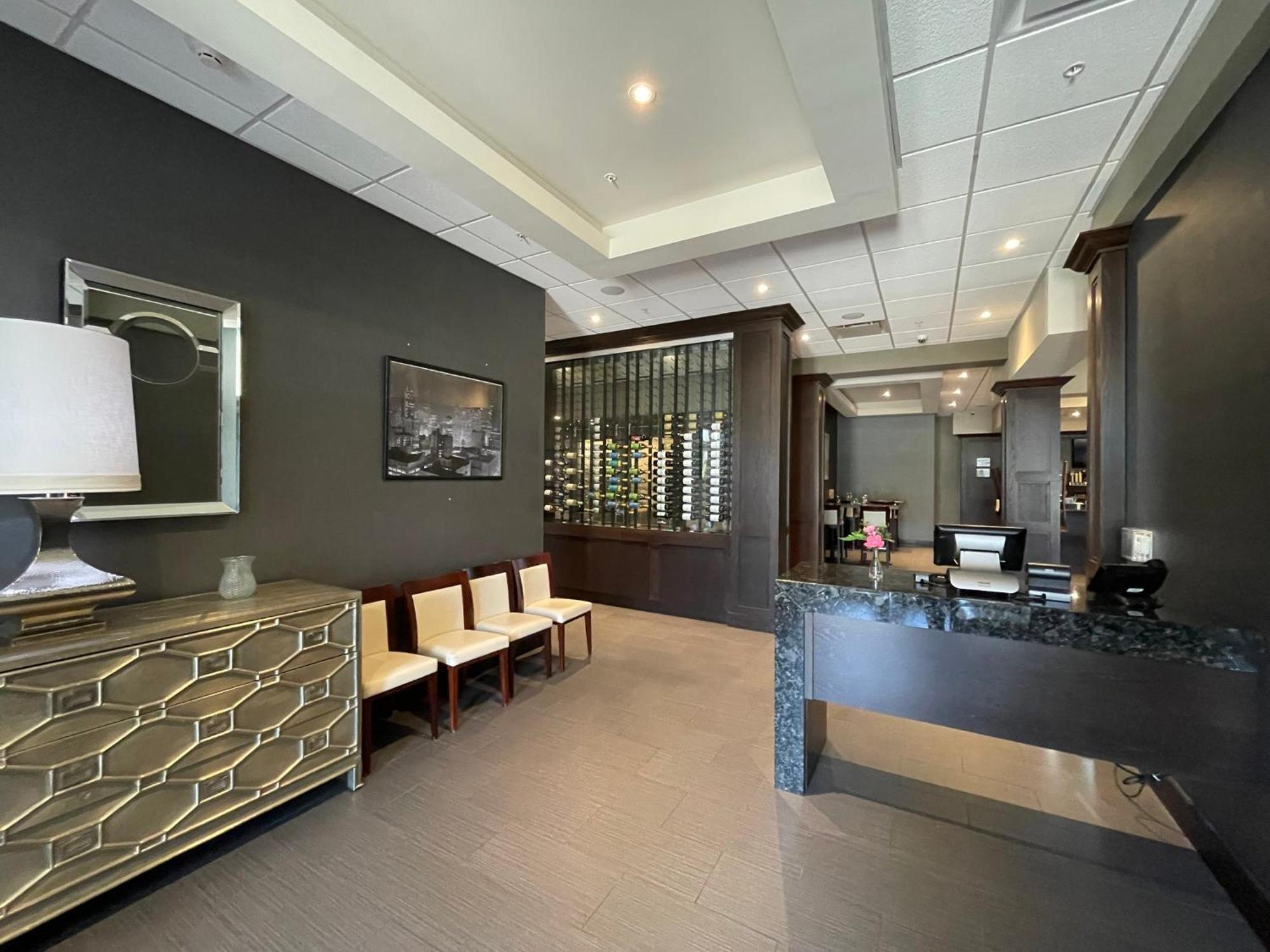 Holiday Inn & Suites - Farmington Hills - Detroit Nw By Ihg Exteriör bild