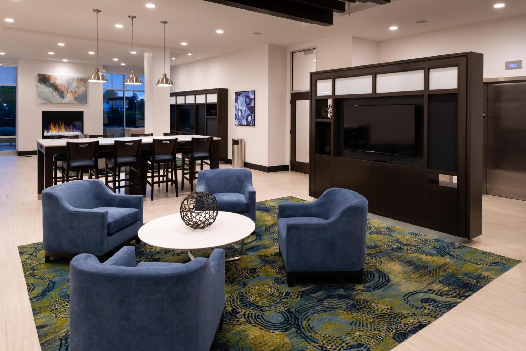 Holiday Inn & Suites - Farmington Hills - Detroit Nw By Ihg Exteriör bild