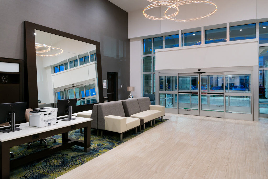Holiday Inn & Suites - Farmington Hills - Detroit Nw By Ihg Exteriör bild